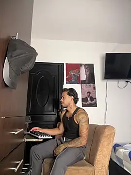 Kenny_romano 在線直播表演