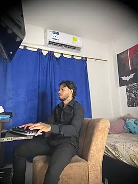 Kenny_romano Pertunjukan Webcam