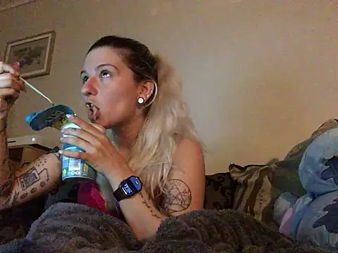 Živá chatovací místnost xxamyleighxx