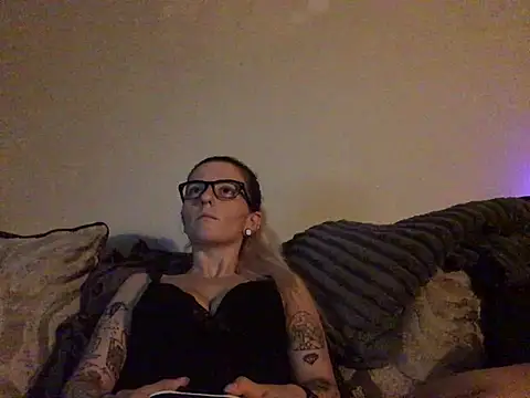 צ'אט XXX בשידור חי של xxamyleighxx