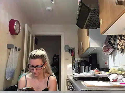 צ'אט XXX בשידור חי של xxamyleighxx