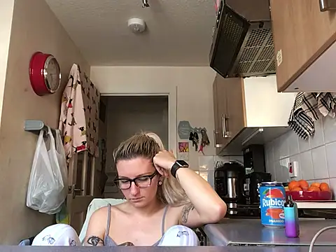 צ'אט XXX בשידור חי של xxamyleighxx