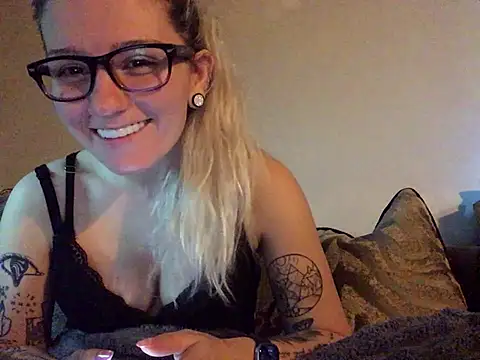צ'אט XXX בשידור חי של xxamyleighxx