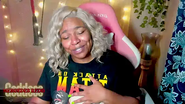 MercedesRedd's Webcam Show