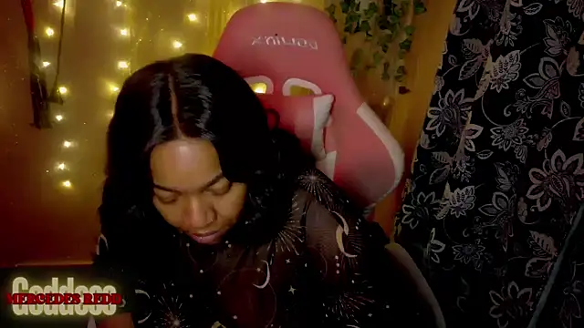 MercedesRedd's Webcam Show