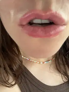 XXX chat uživo modela NicoleSerafini98
