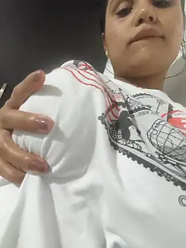 Mara__05's Live XXX Chat