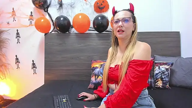 Czat XXX na żywo – KahiaSmith