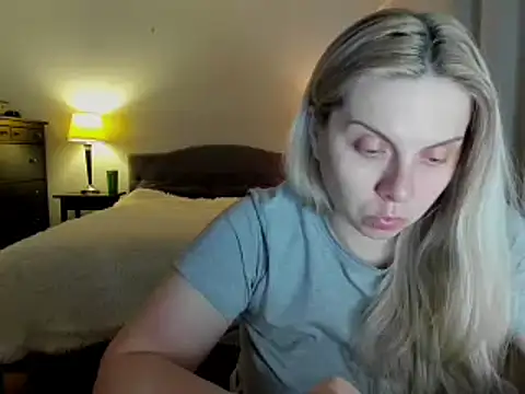 callme_iva's Webcam Show