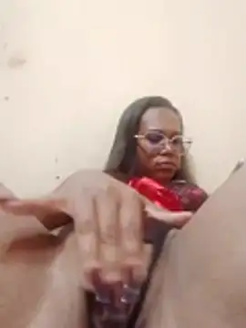 Pertunjukan Kamera Web Sraveneno