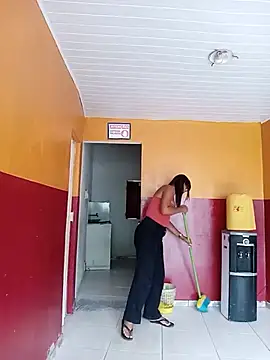 Sraveneno Adlı Modelin Canlı XXX Sohbeti