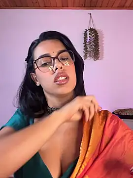 צ'אט XXX בשידור חי של anandacute2
