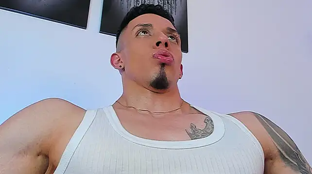 Angelo_Varek Show Webcam
