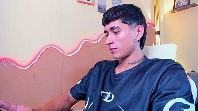Dark_Valentino_ Pertunjukan Webcam
