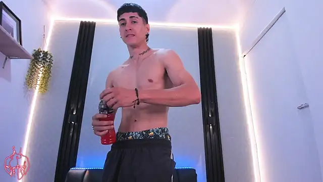 Dark_Valentino_ Adlı Modelin Web Kamerası Şovu