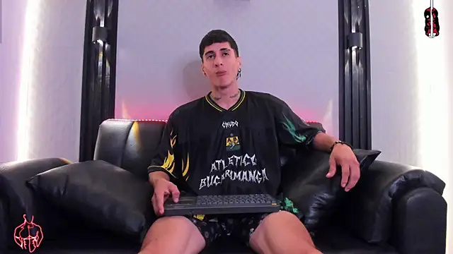 Dark_Valentino_ Show Webcam