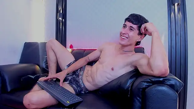 XXX chat uživo modela Dark_Valentino_