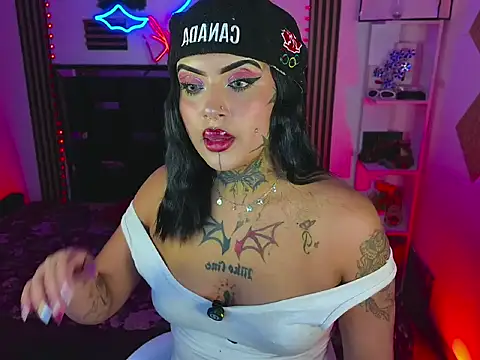 LauriInk1's Webcam Show