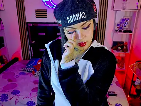 Živá chatovací místnost LauriInk1