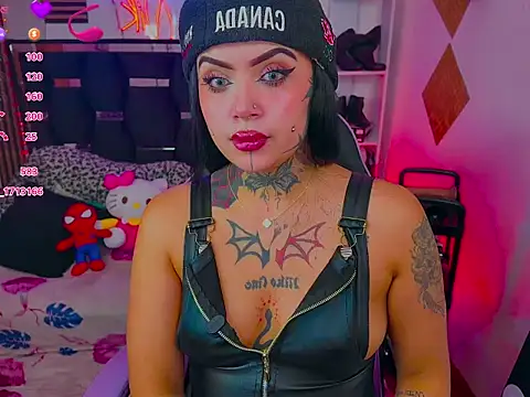 LauriInk1's Webcam Show
