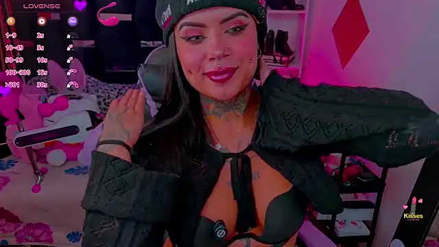 LauriInk1's Webcam Show