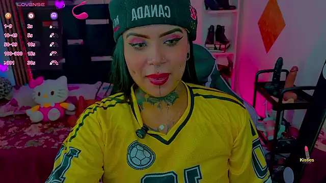 LauriInk1's Webcam Show