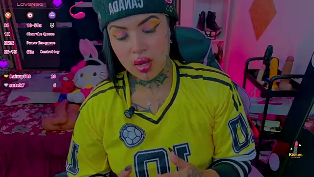 LauriInk1's Webcam Show