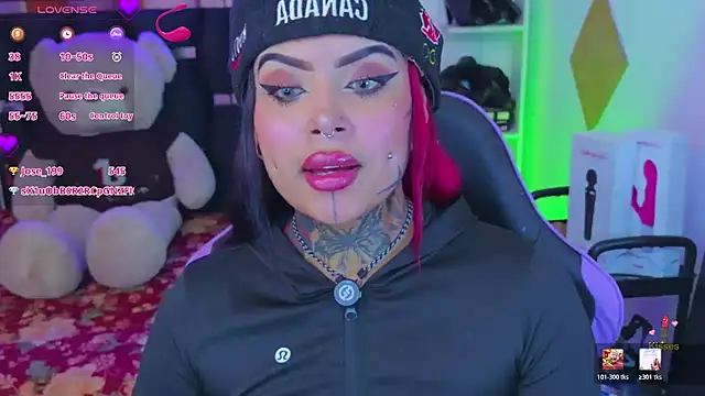 LauriInk1's Live XXX Chat