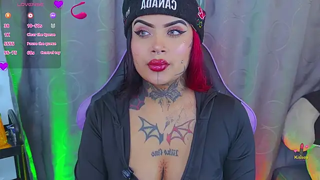 LauriInk1's Webcam Show