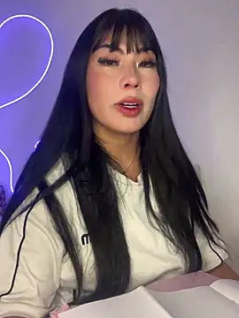 Jade-Naughtyn Webbikameraesitys