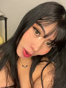 Show modela Jade-Naughty na web-kameri