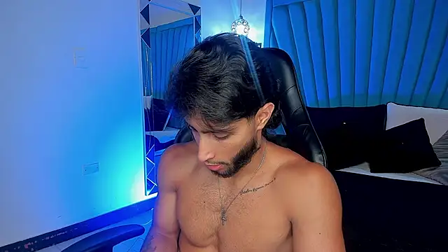 Emmet_CollinsJS Show in webcam