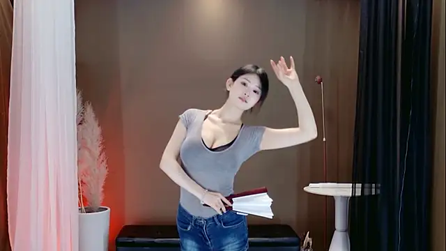 Banana-Milk69's Webcam Show