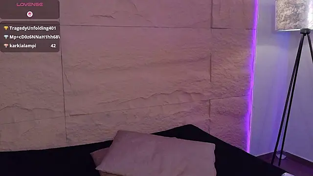 Živá chatovací místnost Osiriss_