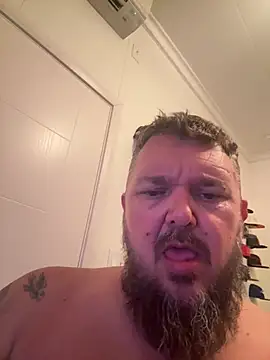 TatooedBear Show in webcam