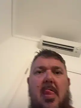 TatooedBear Webcam-Show