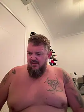 TatooedBear Pertunjukan Webcam