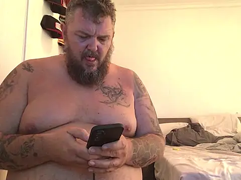 TatooedBear webcam show