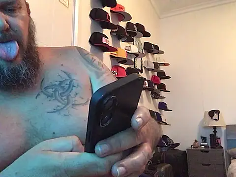 TatooedBear 网络视讯表演