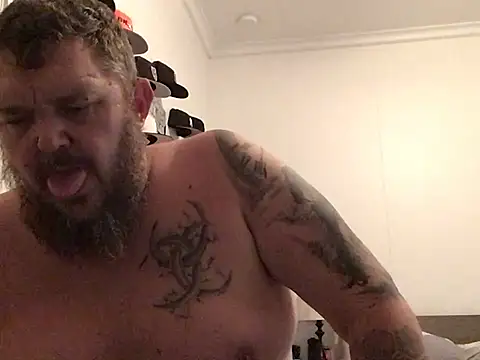 TatooedBear Pertunjukan Webcam