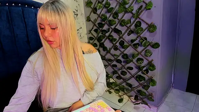 Ivy_Brown_ Adlı Modelin Canlı XXX Sohbeti