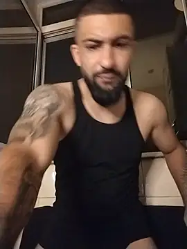 Tommy_Porn_ 在線直播表演