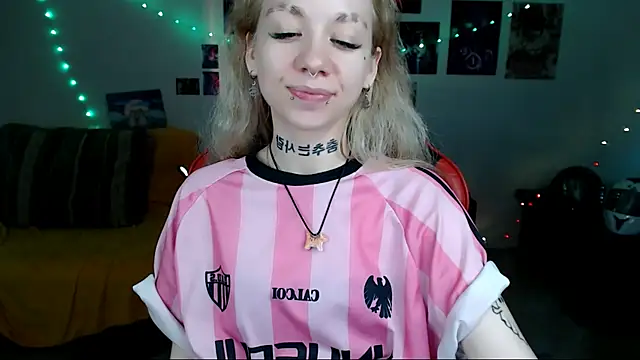 XXX chat uživo modela Nica_Kawaii