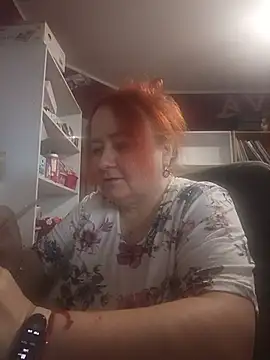 Iwenne webcam show
