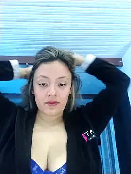Show de CynthiaMore na webcam