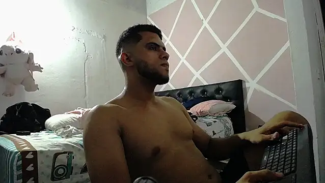 Show modela HarperAndMason na web-kameri