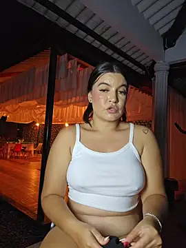 Pretty_Julieta live-chat rom