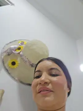 Pretty_Julieta Live chatroom
