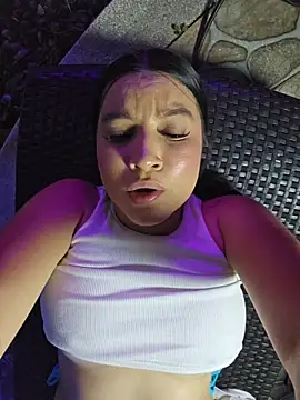 Pretty_Julieta – Naživo XXX chat