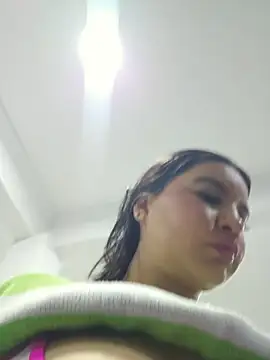 Pretty_Julieta 即時 XXX 聊天